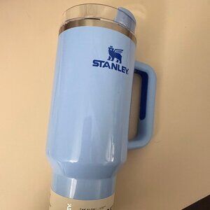 Stanley 40 oz Flowstate Quencher